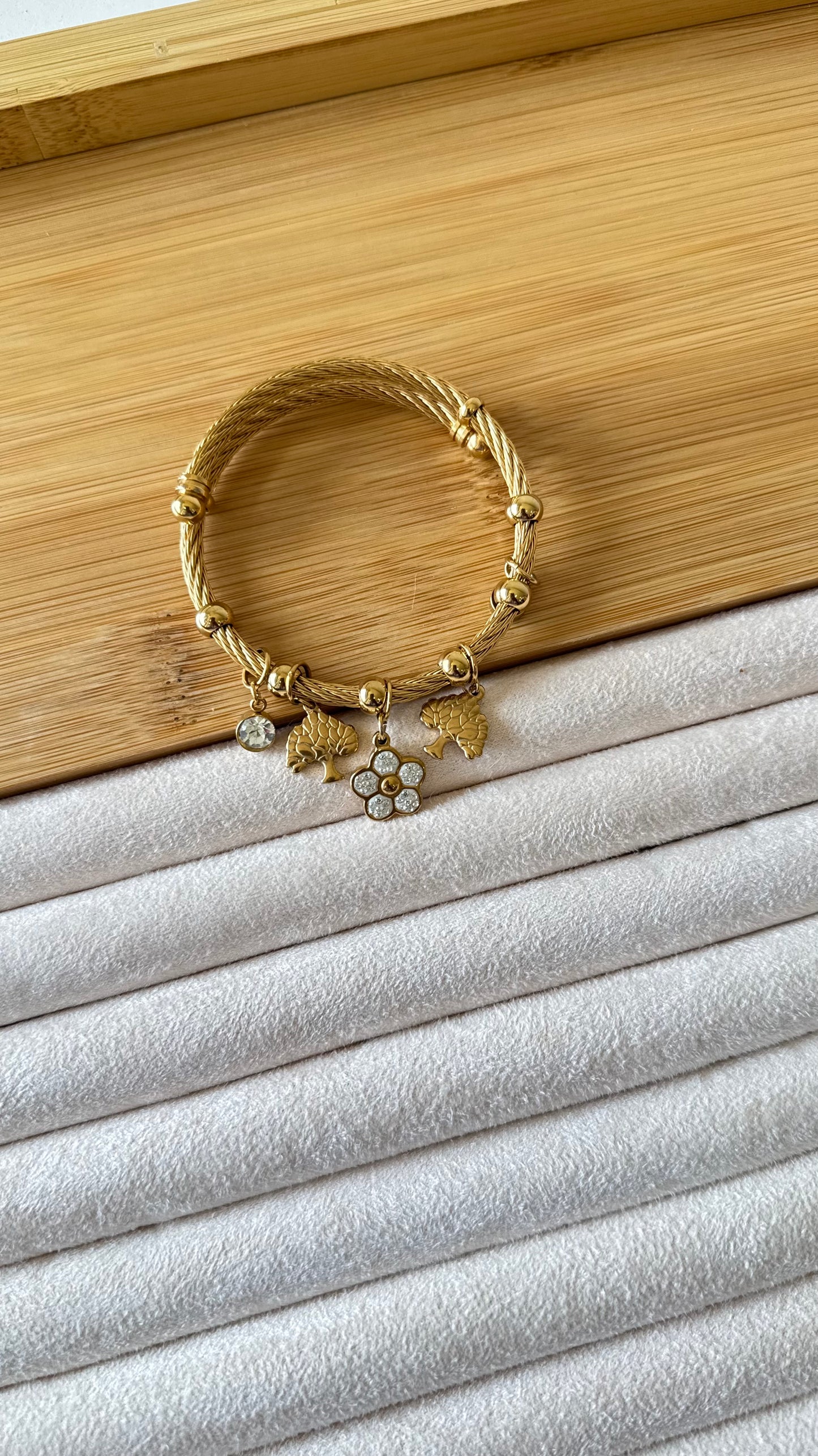 BRACELET A CHARM