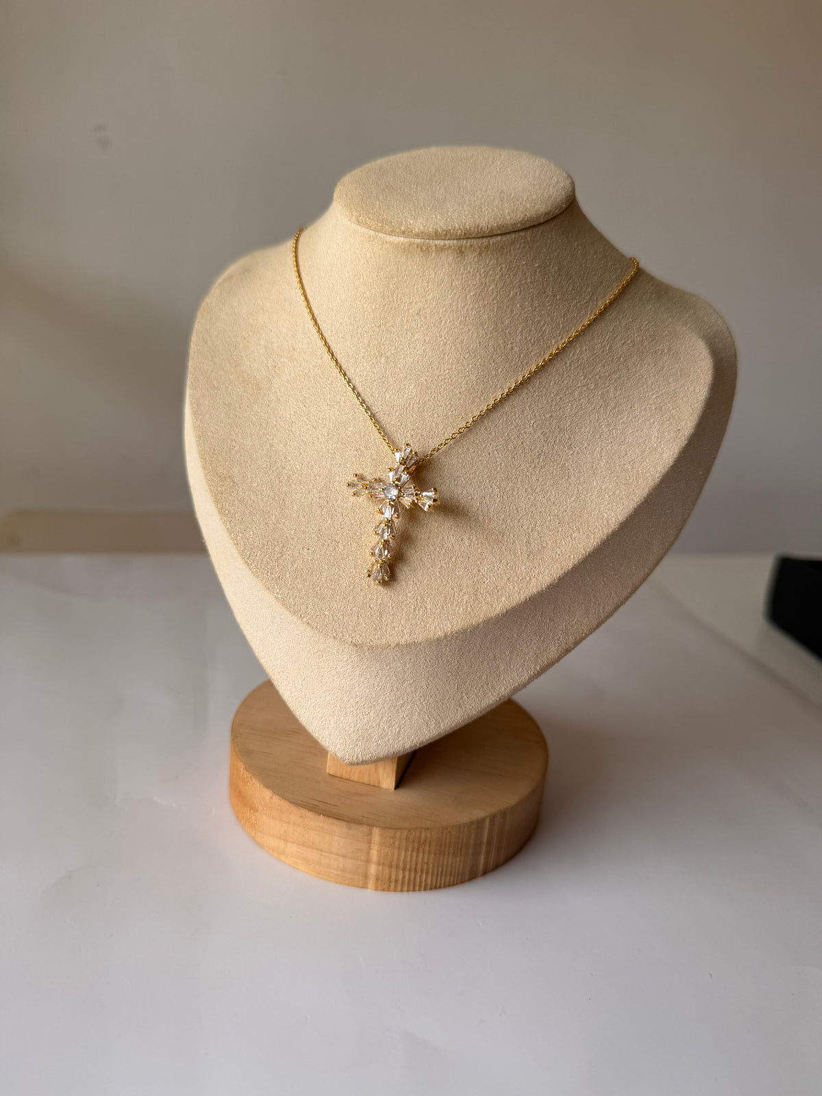 Collier croix strass