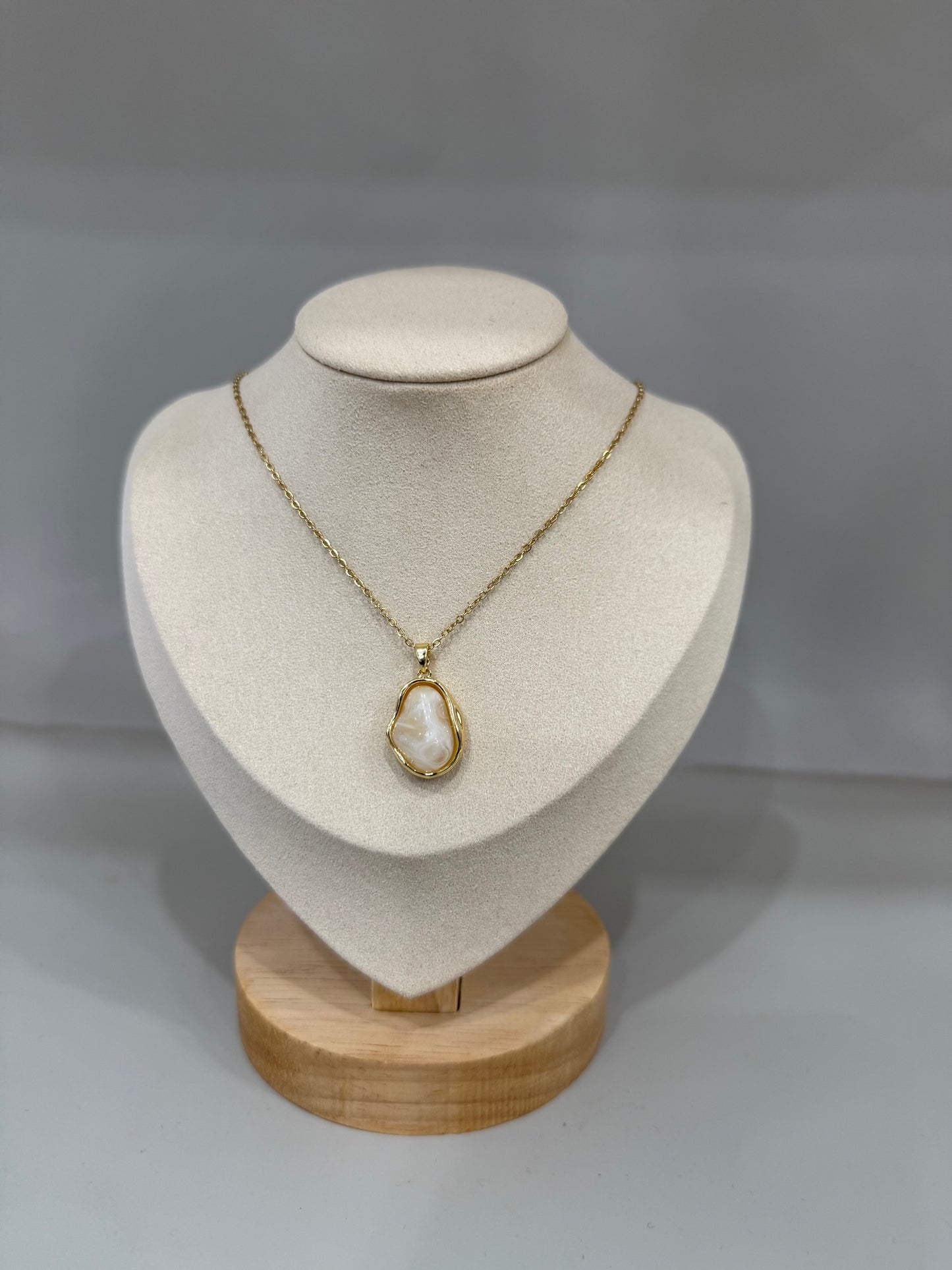 Collier nude