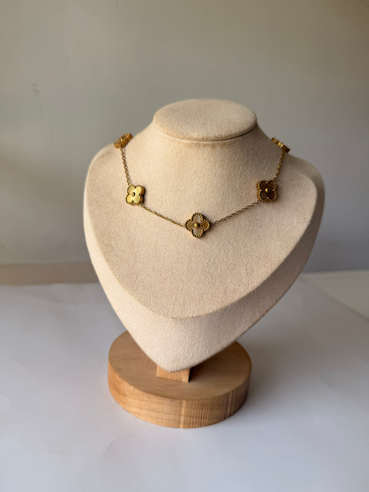 Collier ras de cou