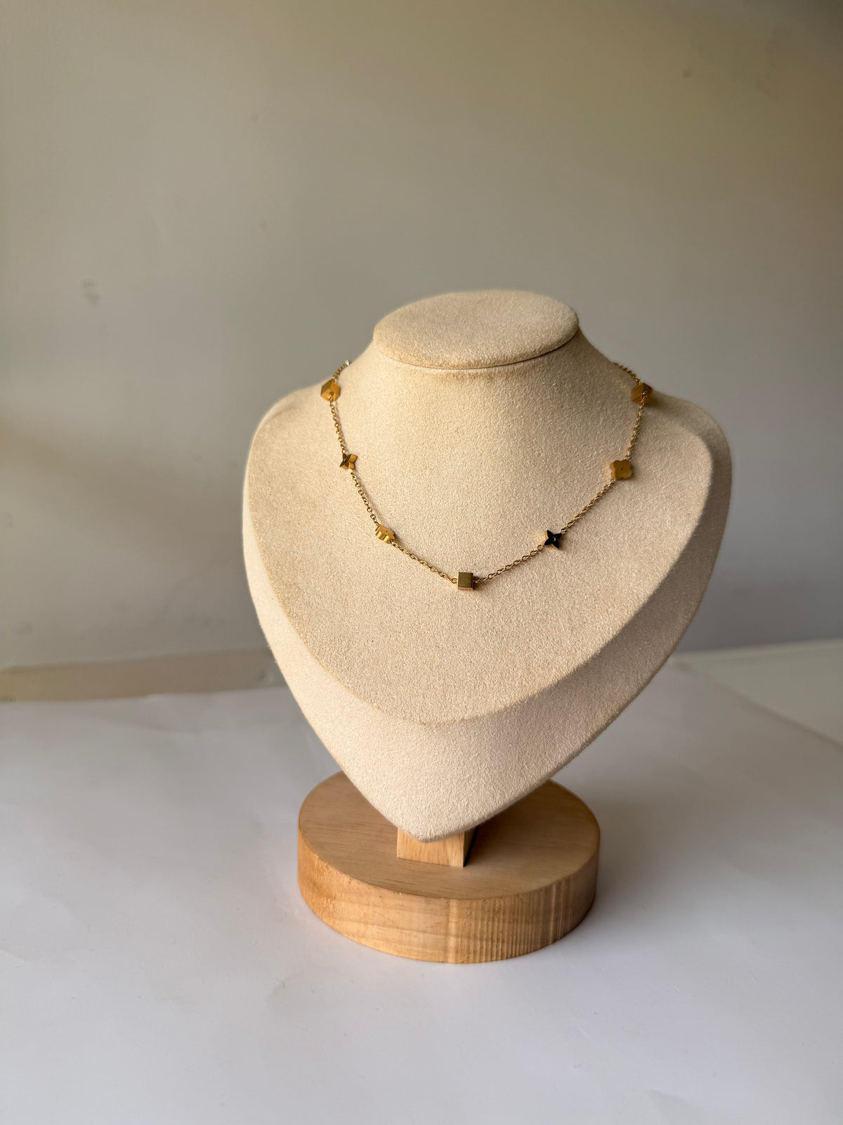 Collier ras au cou