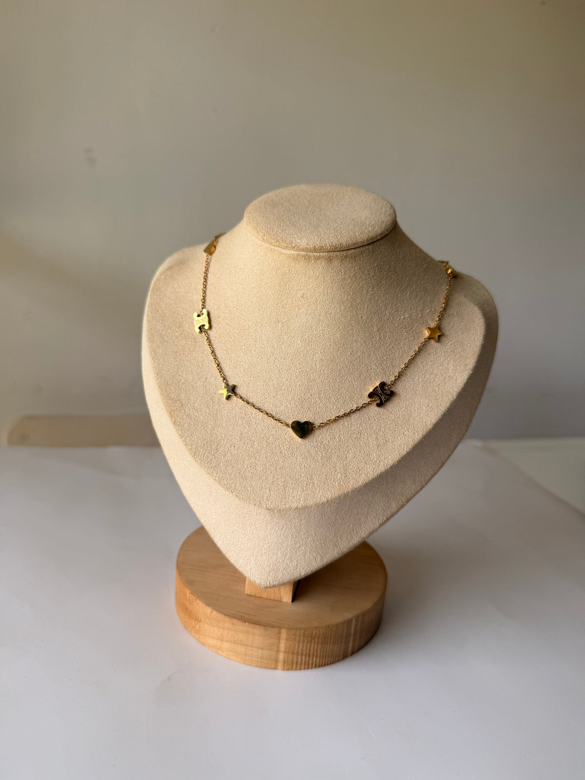 Collier ras de cou